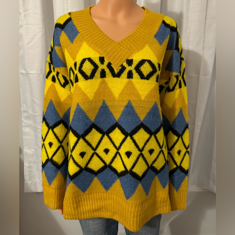 Cool Easel size S yellow blue black print pullover relaxed long sleeve sweater